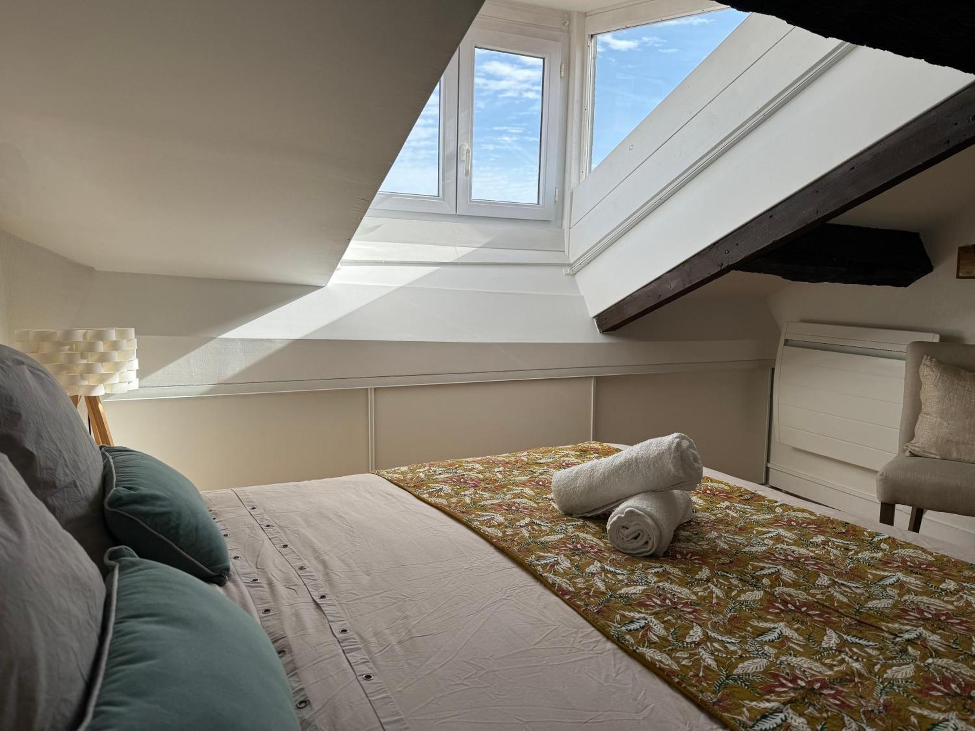 Ღ La Cabane Rochelaise • Vue Sur Le Vieux-Port La Rochelle  Extérieur photo