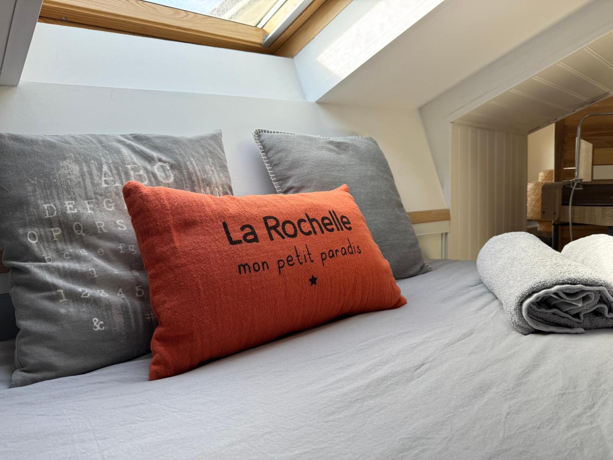 Ღ La Cabane Rochelaise • Vue Sur Le Vieux-Port La Rochelle  Extérieur photo